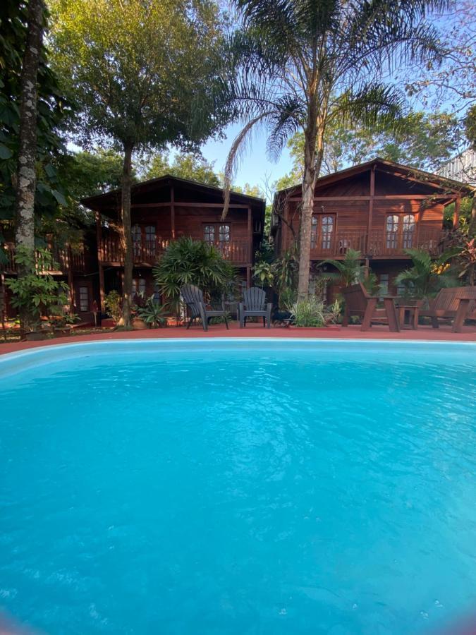 El Pindo Iguazu Aparthotel Пуерто Игуасу Екстериор снимка